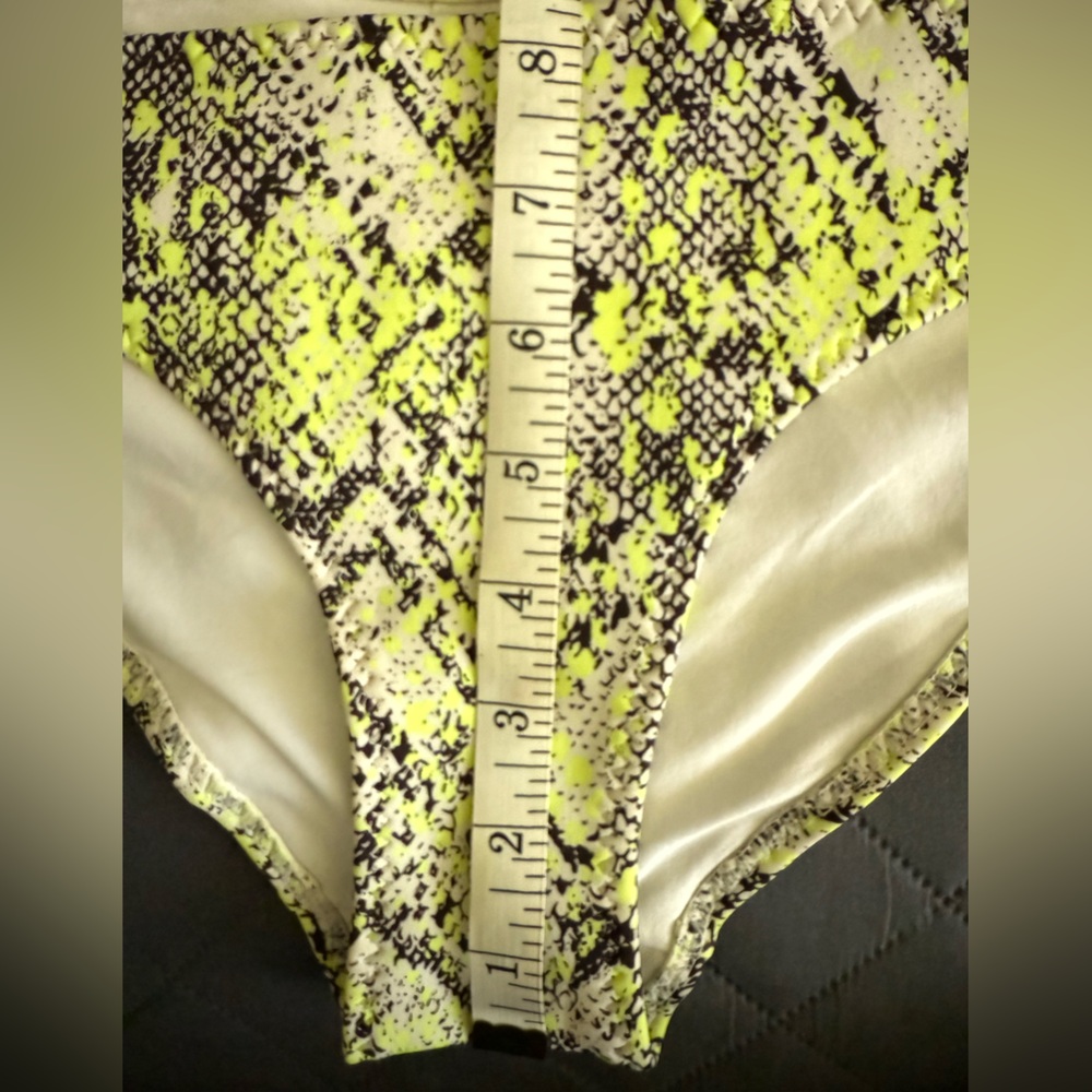 H&M Snakeskin One-Shoulder Bikini Set - Picture 13 of 13